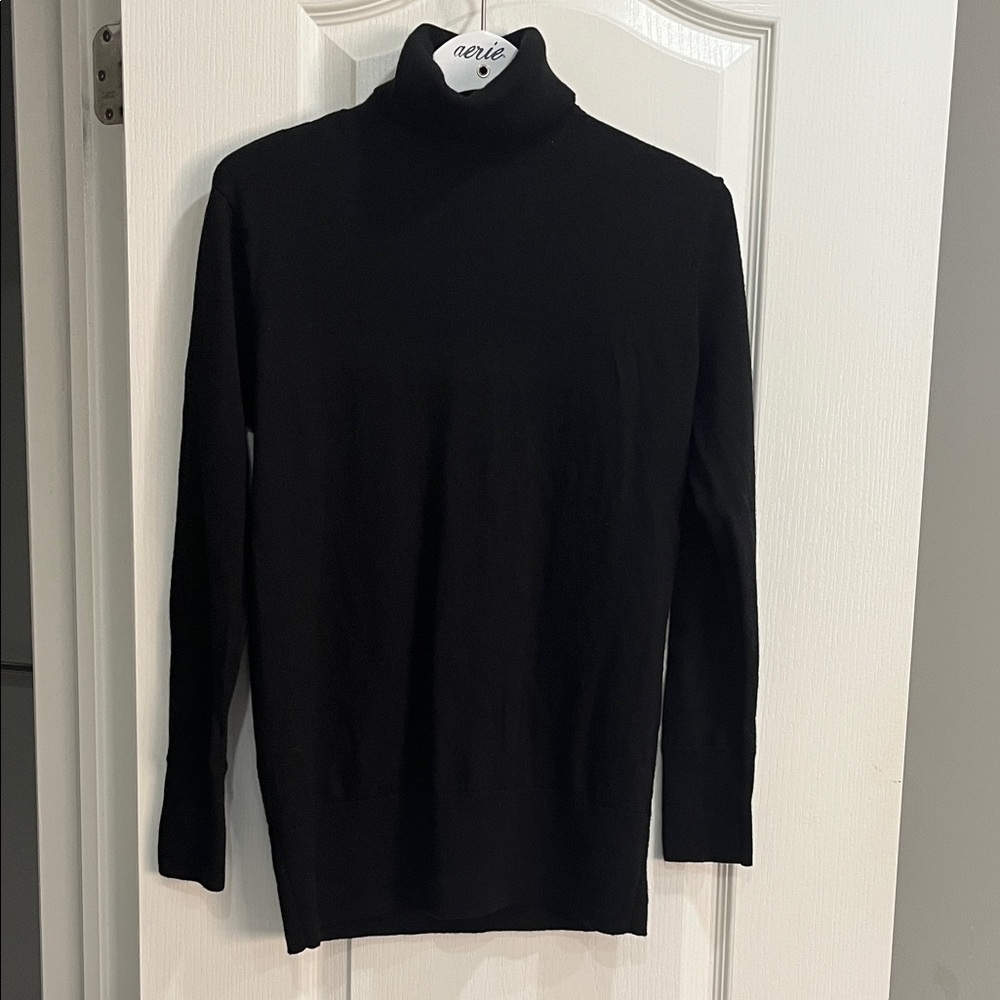 Club Monaco women’s turtleneck, black